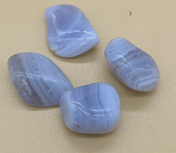 Blauer Chalcedon ca 1-1,5 cm